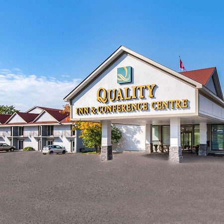 Quality Inn & Conference Centre Orillia Extérieur photo