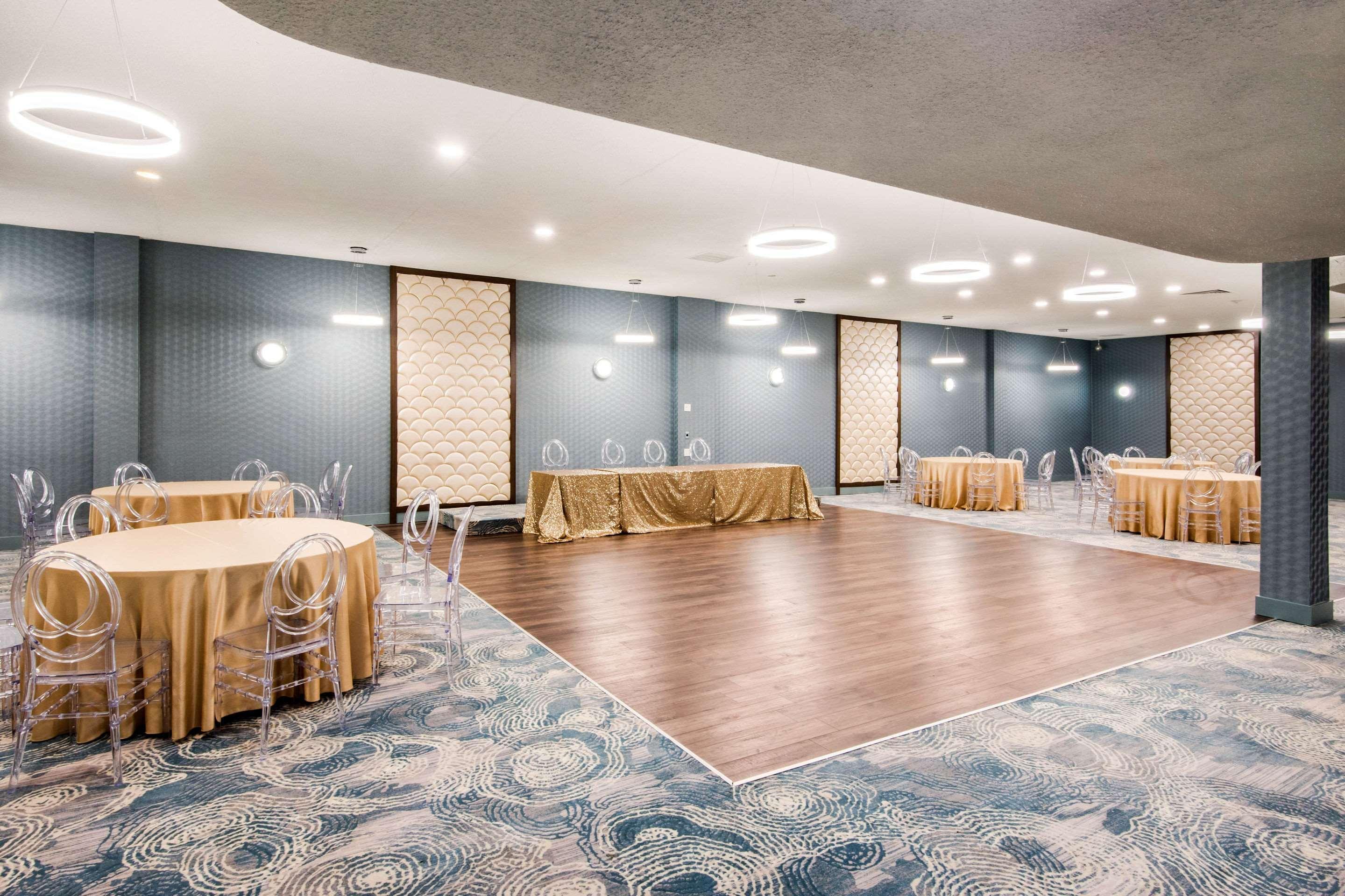 Quality Inn & Conference Centre Orillia Extérieur photo
