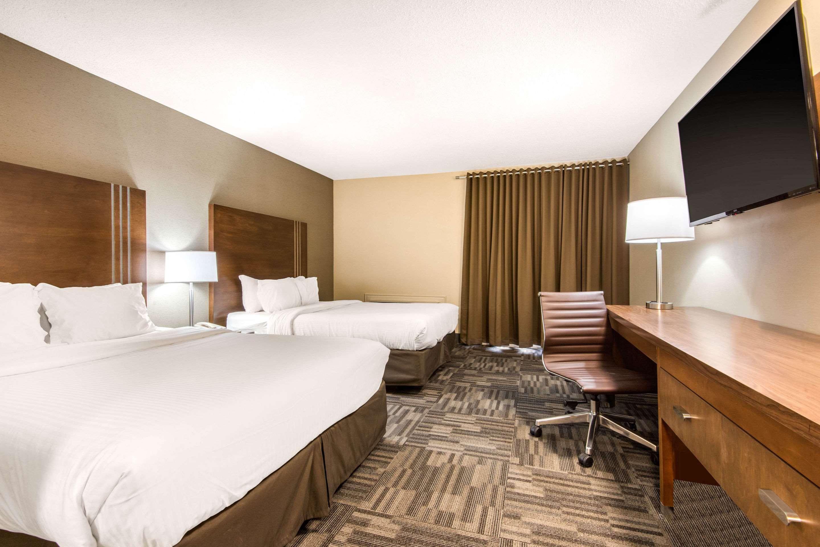 Quality Inn & Conference Centre Orillia Extérieur photo