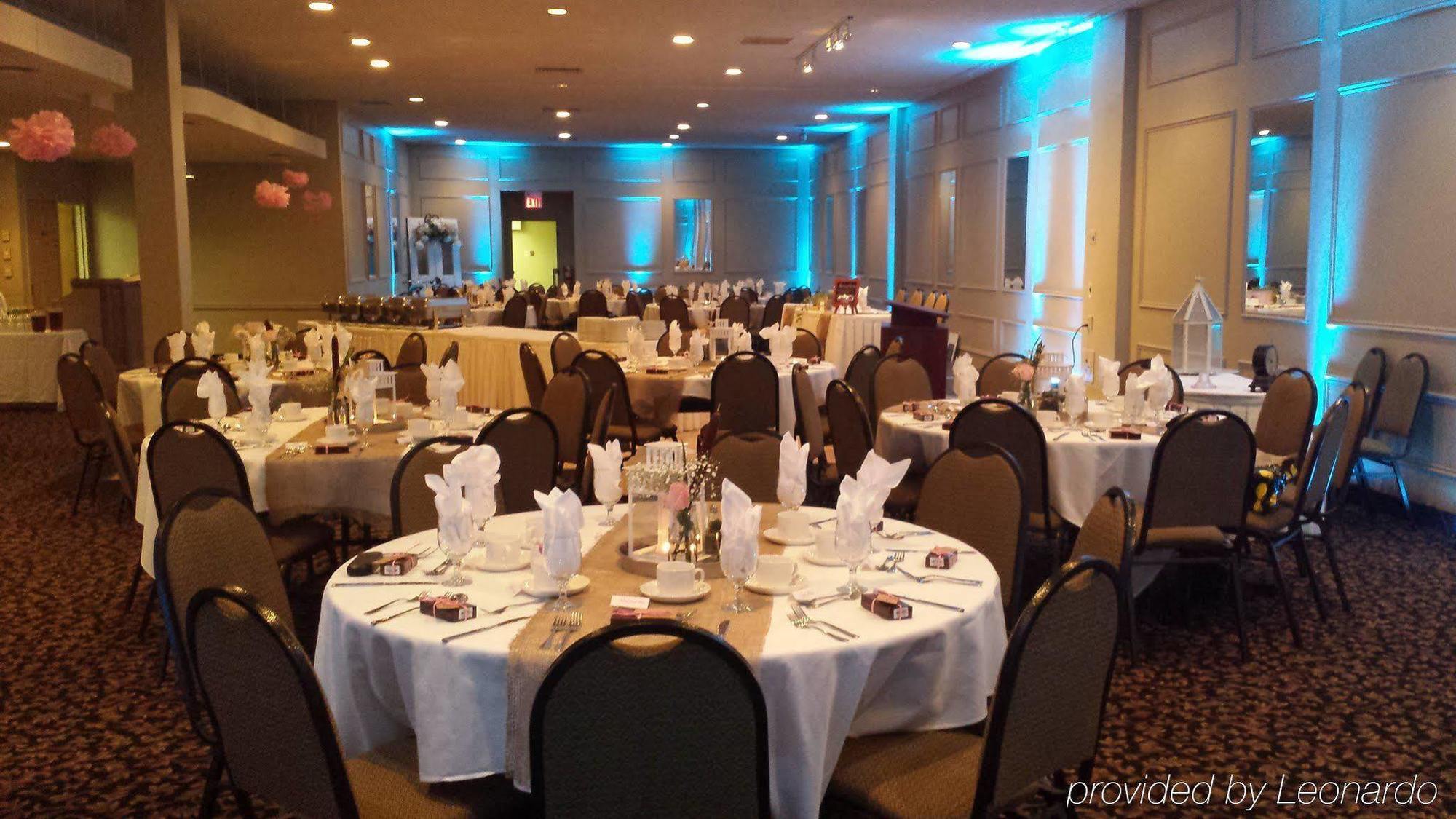 Quality Inn & Conference Centre Orillia Extérieur photo