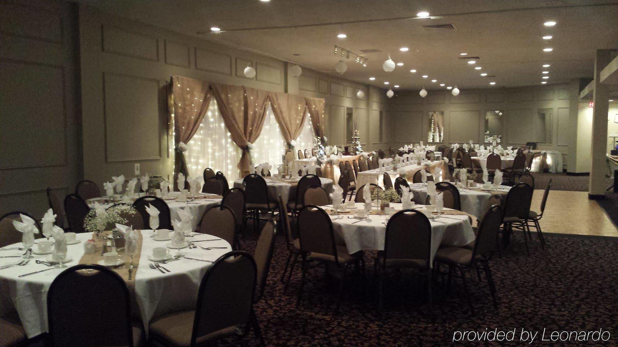 Quality Inn & Conference Centre Orillia Extérieur photo